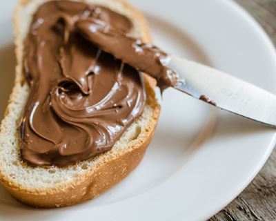 i142301-pate-a-tartiner-chocolat-noisettes-maison-au-compact-cook